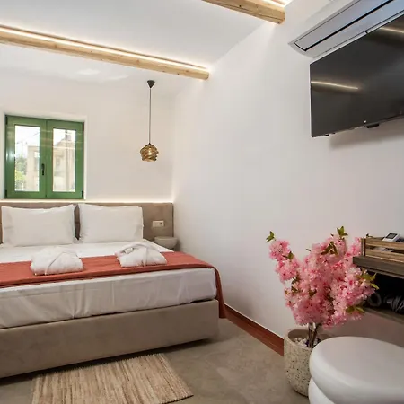 Aegora Villa *